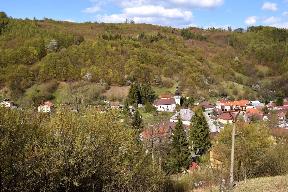 výhľad na obec Tajov