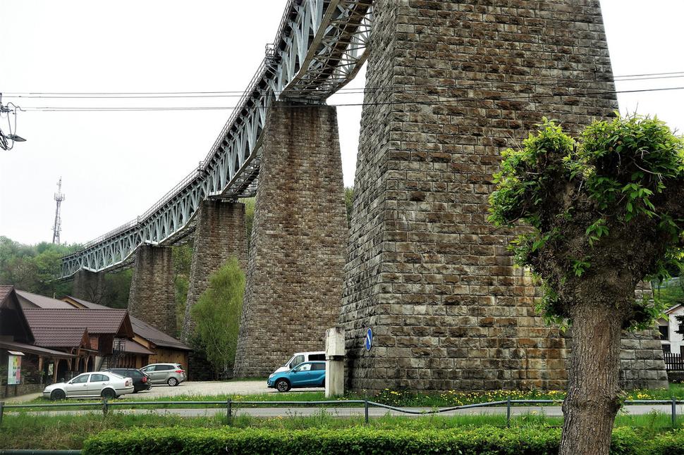 Pohľad na časť hanušovského viaduktu.