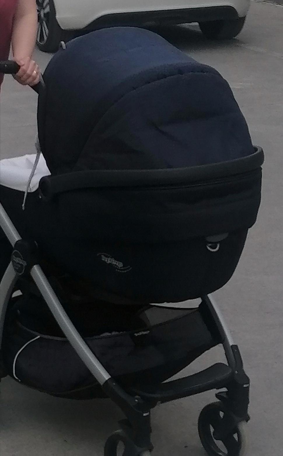 kočík síce mal puntíkovú textúru, ale v rovnakej farbe...