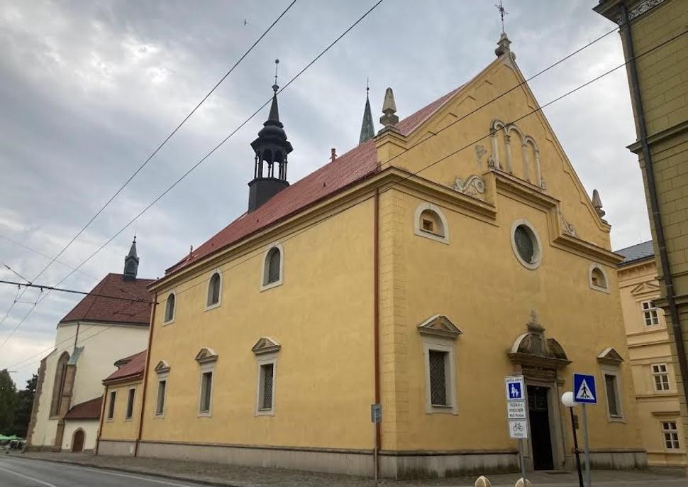 Evanjelický kostol v Prešove, ktorom sú uložené pozostatky Juraja Radvanského okrem hlavy. Tá je v krypte Radvanských v Radvani.
