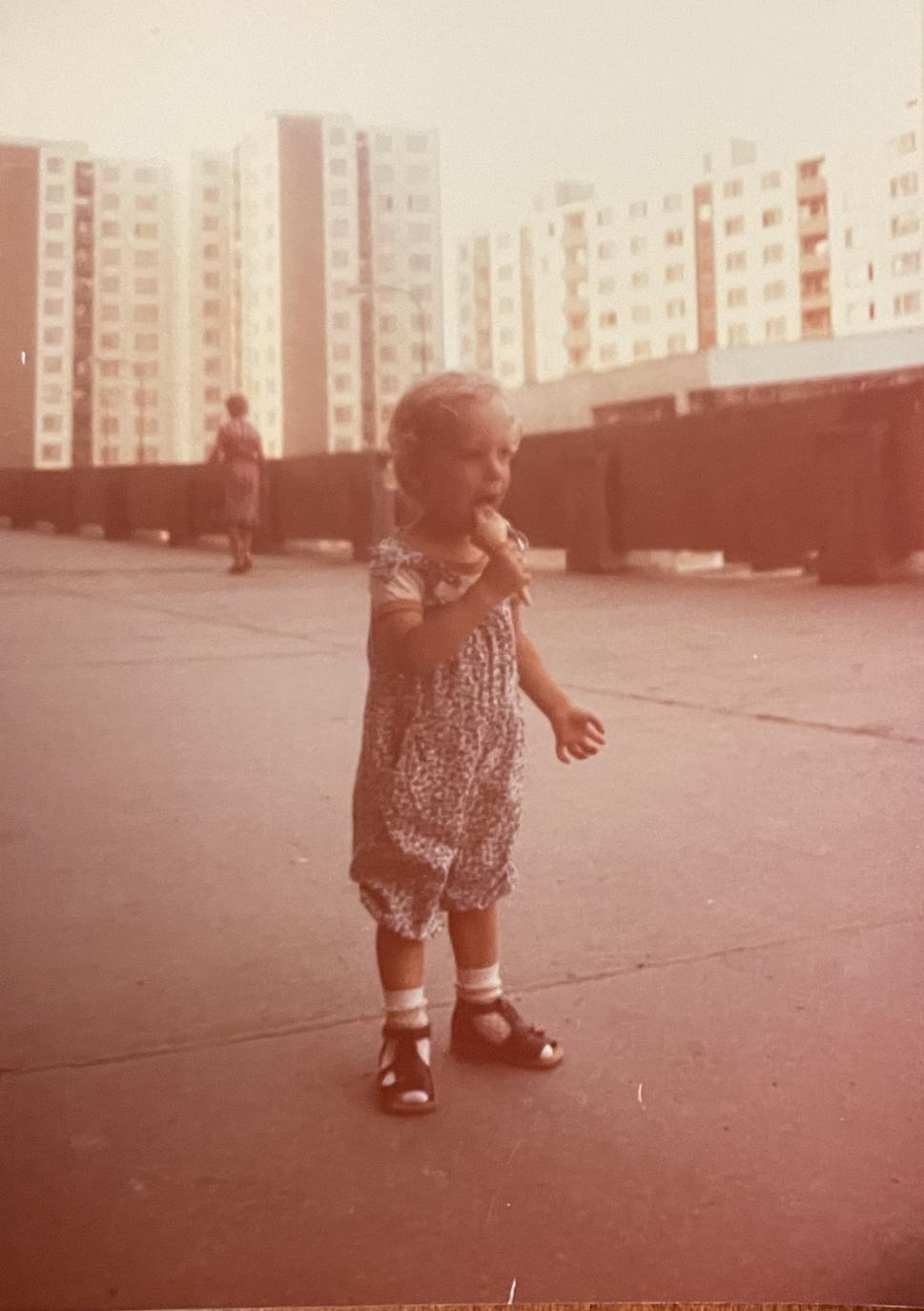 Toto som ja na sídlisku v Petržalke v roku 1985.