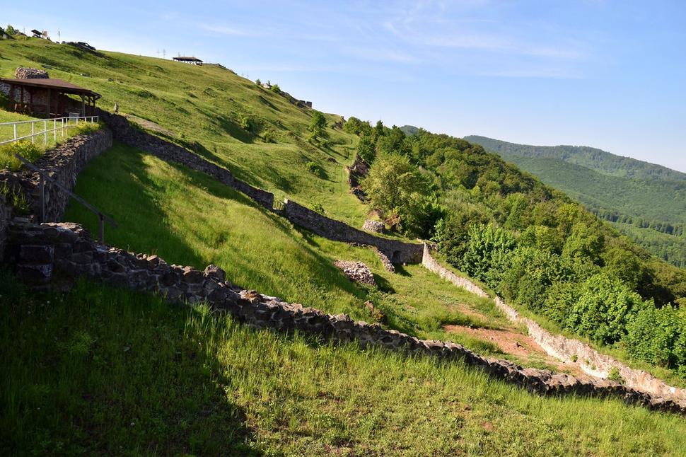 výhľad od paláca na areál Horného hradu