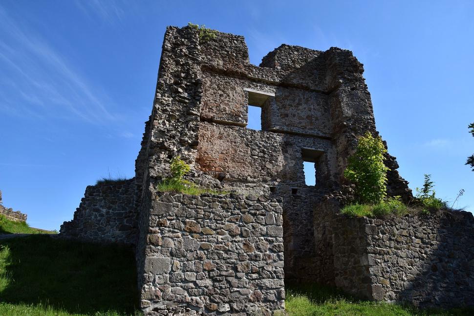 hlavná vstupná brána do Horného hradu