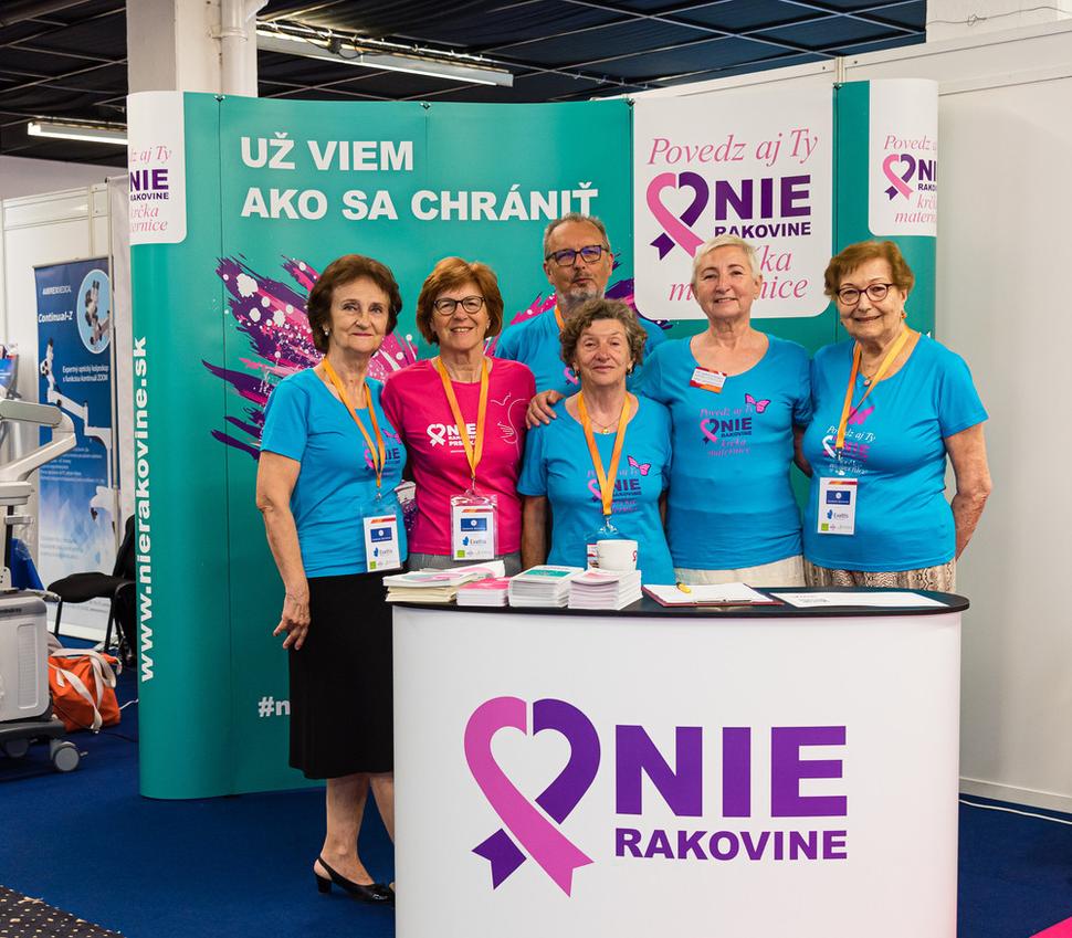 Dobrovoľníčky a dobrovoľník Pacientskych poradní NIE RAKOVINE