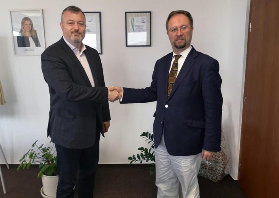 Riaditeľom IVPR (Inštitút pre výskum práce a rodiny) je od 3. júla 2020 Roman Joch. „Očakávam, že inštitút bude priestor pre slobodné odborné diskusie a vecné dialógy. Vnímam to ako príležitosť, kde si predstavitelia a odborníci z rôznych názorových smer