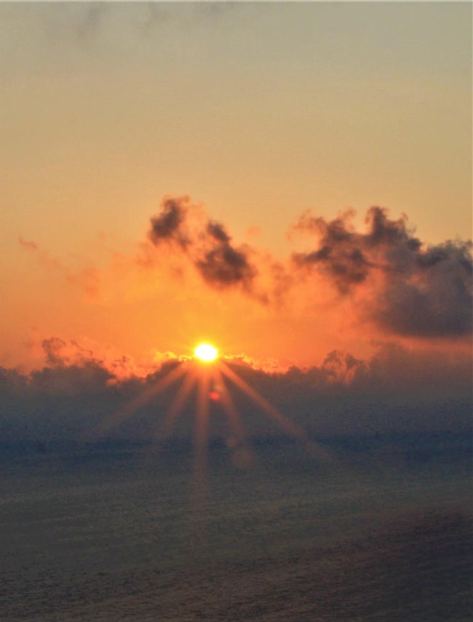 sun set pri majáku Kéri