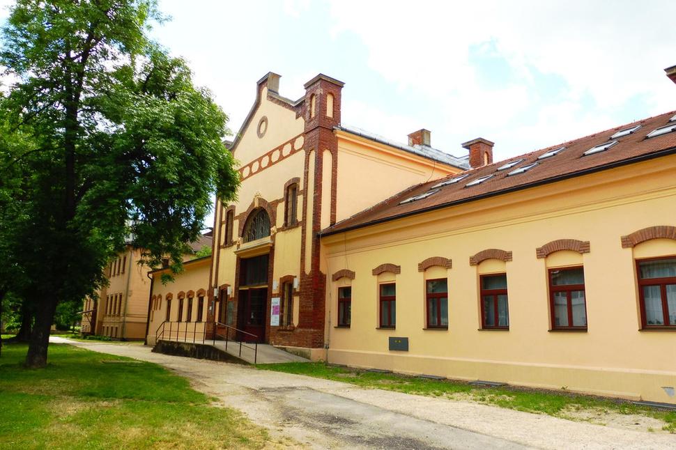 1.Bývalá likérka, dnes Campus Gallery Fakulty umení TUKE