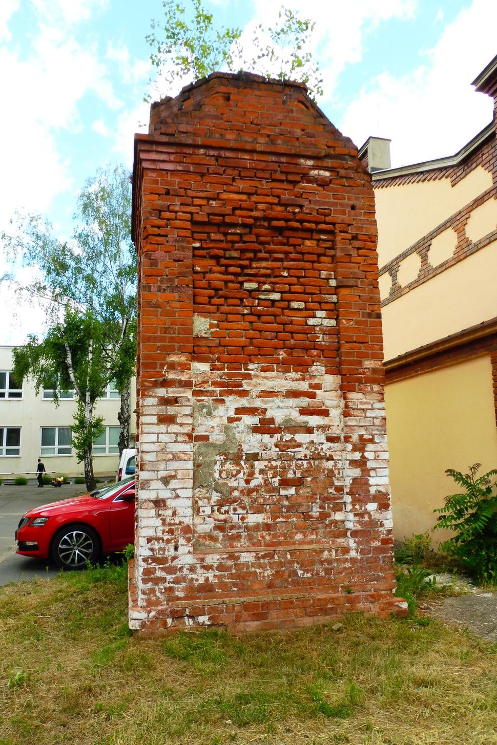 3a.Základ komína bývalej Likérky