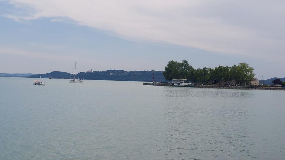 Pohľad na Tihany z Balatonfüredu