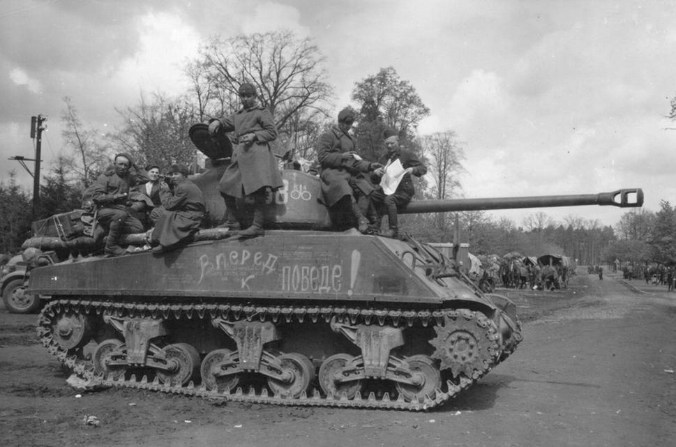 Americký tank M4A2 v sovietskych farbách