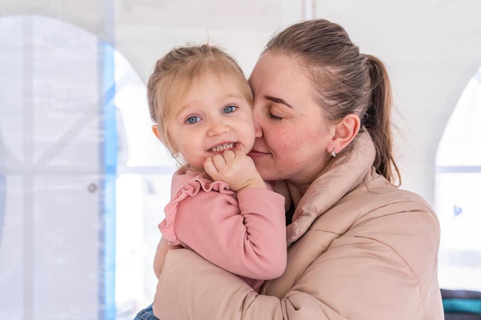 Emilia sa opäť stretla so svojou mamou v Modrom bode UNICEF v Rumunsku
