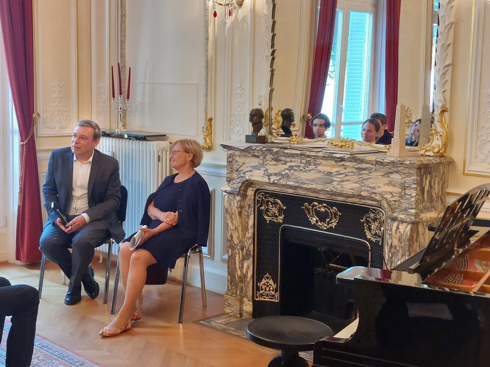 Etienne Boisserie a Viera Polakovičová na slovenskom veľvyslanectve v Paríži