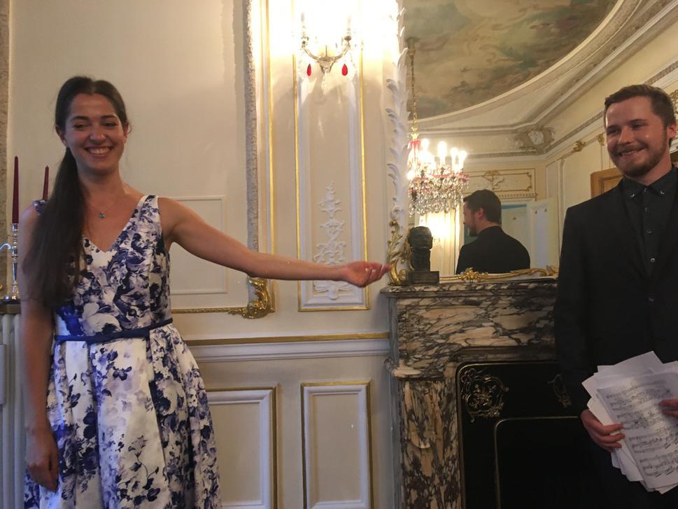 Veronika Bilová a Ladislav Palkovič na slovenskom veľvyslanectve v Paríži