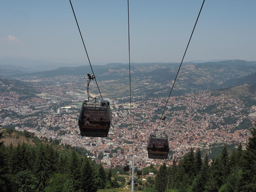 Pohľad z Trebeviča na Sarajevo