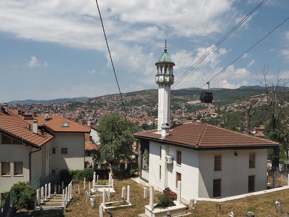 Už sa blížime do Sarajeva