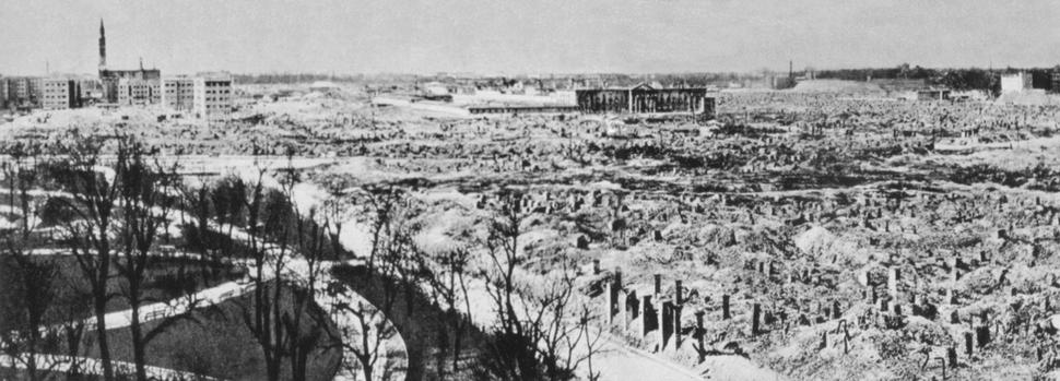 Varšava 1945, zničená nemeckým delostrelectvom, Zdroj: Wikimedia commons