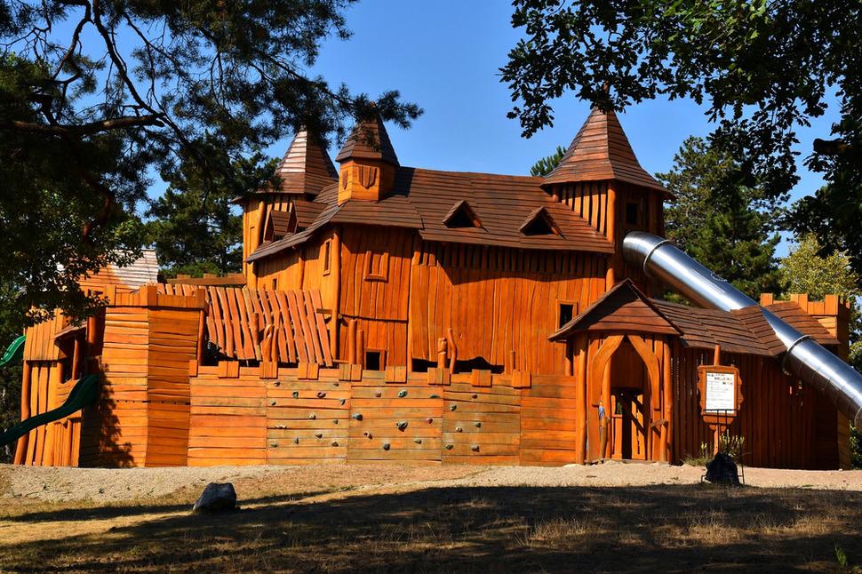 drevený hrad
