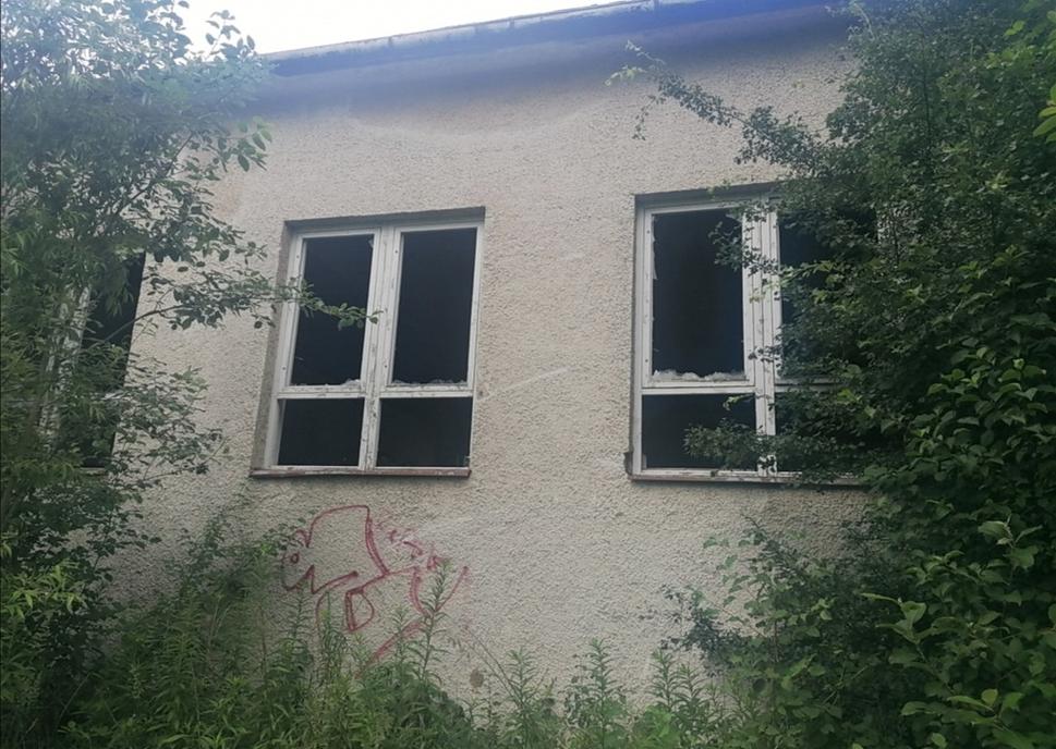 ... ani druhý bok neponúka riešenie (do rozbitých okien sa šplhať nemienim)
