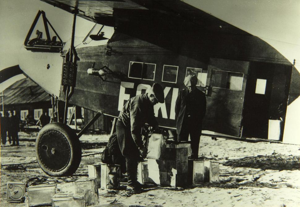 Fokker F.VIIa "Alaskan", poháňaný motorom Liberty V-12.