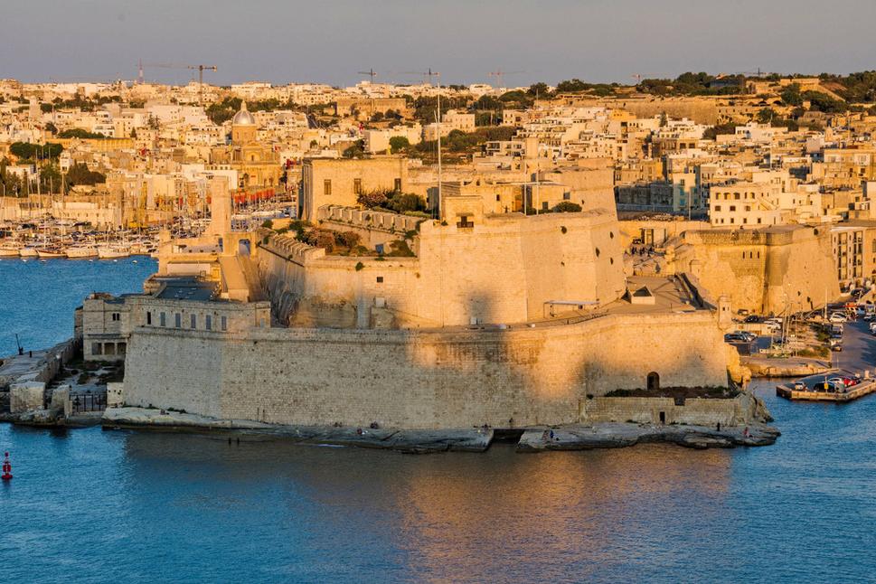 Pevnosť Saint Angelo (Anjelsky hrad) v meste Birgu (dnes Vittoriosa – Víťazné mesto) sa stala sídlom veľmajstra maltských rytierov.
