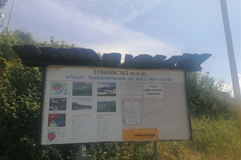 vrcholová tabuľa s informáciami pre rogalistov...