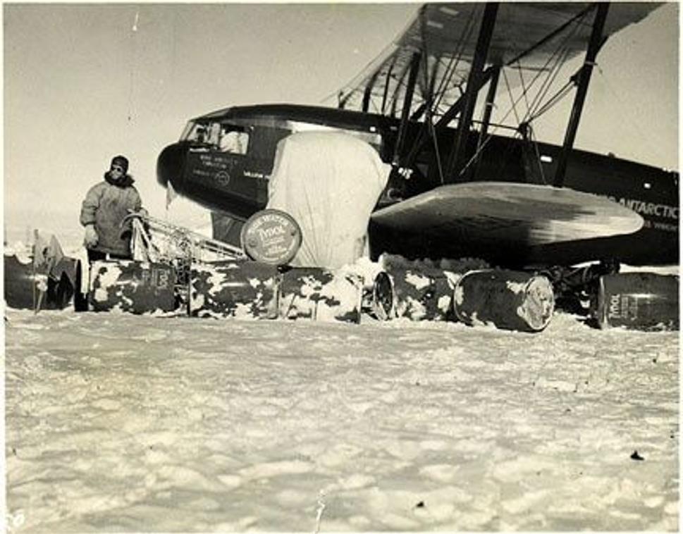 Curtiss Condor T-32 - William Horlick počas Druhej Byrdovej Antarktickej expedície, 1933-1935