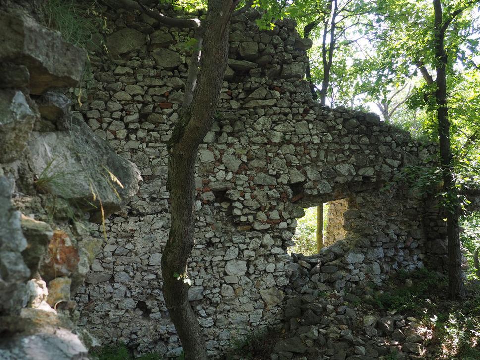 Ostrý Kameň