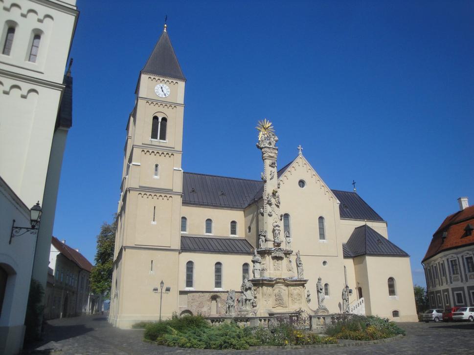Katedrála sv. Michala, kde je uložená relikvia kráľovnej Gizely