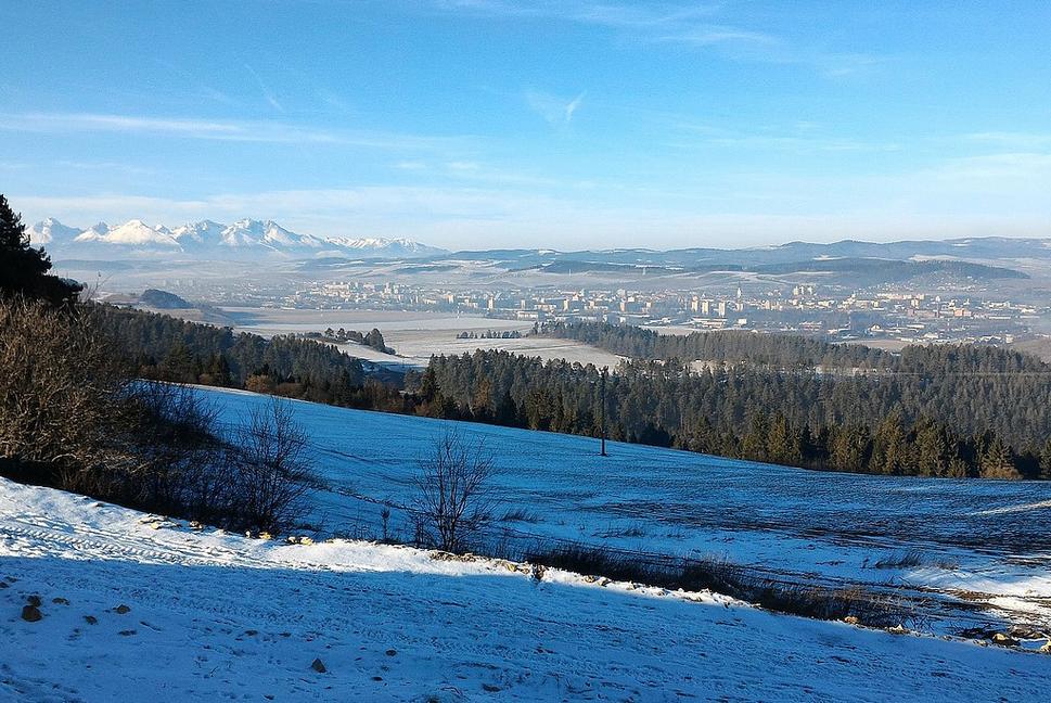 Spišská Nová Ves pod hrebeňom Vysokých Tatier