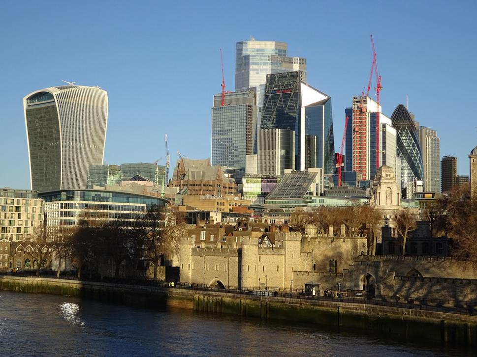 Od Walkie-Talkie až po Uhorku a úplne vpredu Tower of London. Londýnske kontrasty