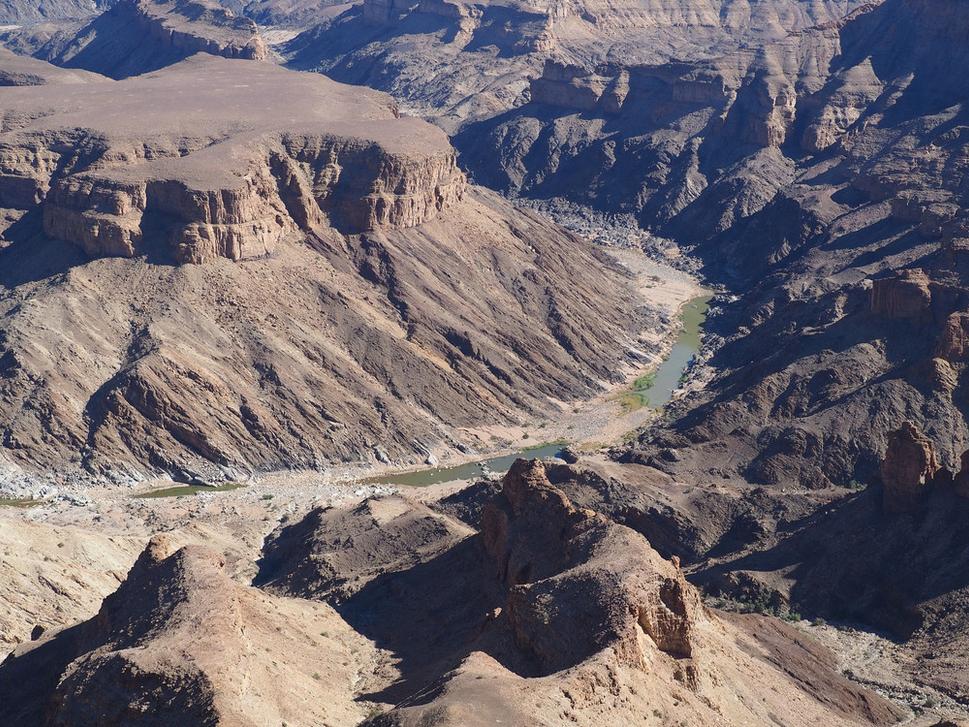 Fish River Canyon. Lenže ani ryba a už poriadne ani rieka.