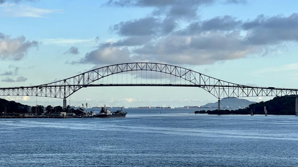 Bridge of the Americas. Za ním už budeme v Tichom oceáne.