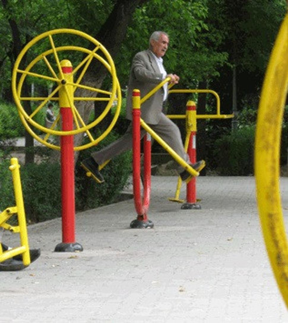 Teherán, ranná šport v parku (2006)
