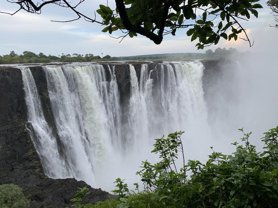 Vodopády Victoria Falls zo strany v Zimbabwe