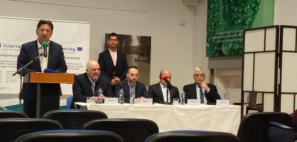 Zahájenia sa zúčastnil aj Ján Budaj - minister životného prostredia Slovenskej republiky a zástupcovia dotknutých organizácií
