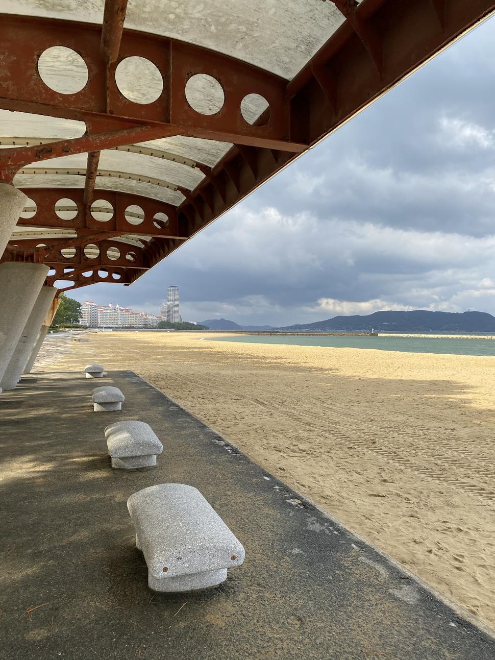 Piesočnaté pláže Fukuoky sú jedny z najväčších turistických lákadiel.