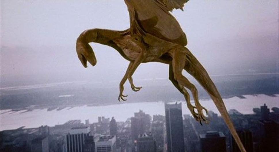 Toto veru dron nebude...titulné monštrum v lete nad New Yorkom