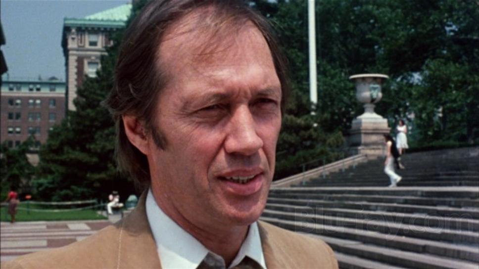 David Carradine ako detektív Shepard