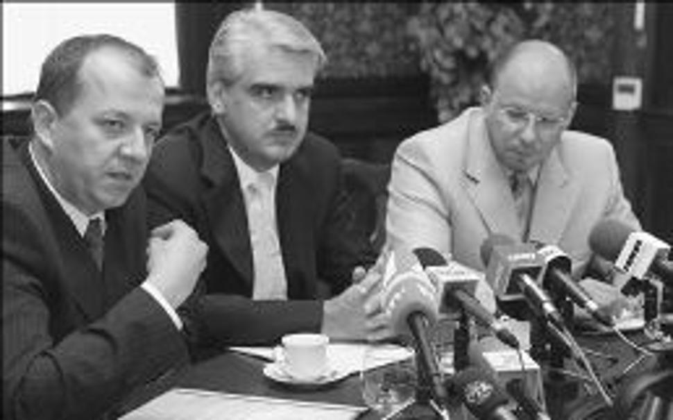 Rybníček, Tóth a Rezník v roku 2005 na ministerstve. V tom čase sa podľa Gorily uvažovalo, že budú tvoriť vedenie novej strany.