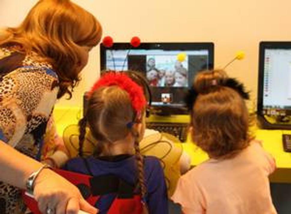 Na záver Dňa digitálneho vzdelávania sme si pozreli hodinu s deťmi z materskej školy.