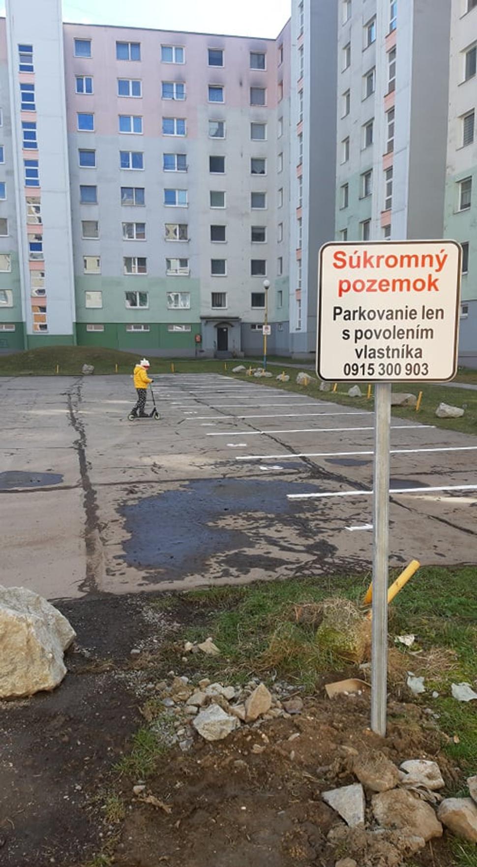 Ihrisko či parkovisko?