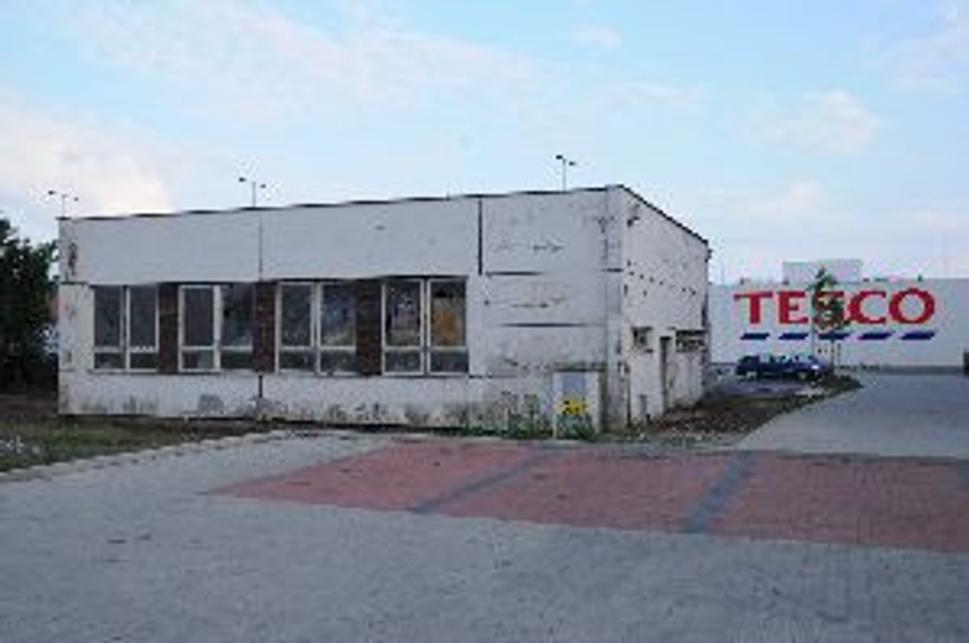 Radnica chátrajúcu budovu v centre Zlatých Moraviec ide predať.