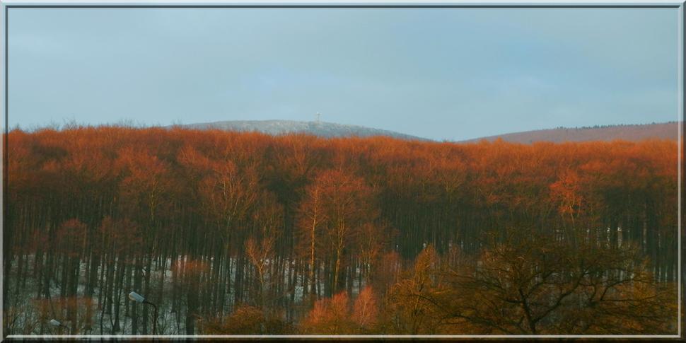Tam hore to ani nevyzerá, že by tam malo byť toľko snehu