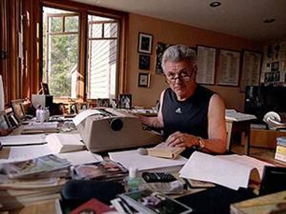 John Irving pri práci