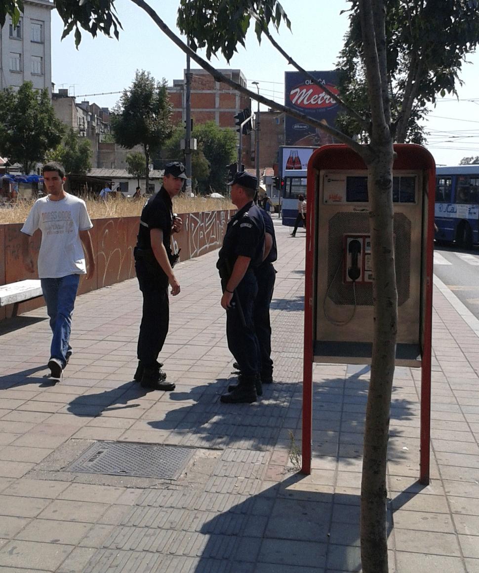 traja policajti na kope