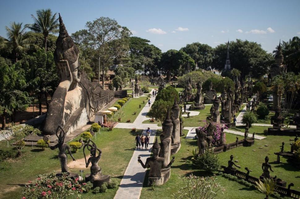 Výhľad na Budha park z miestnej vyhliadky