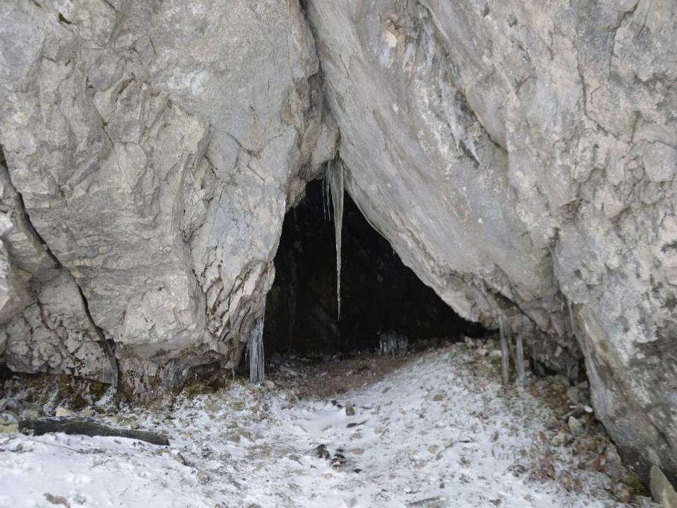 štrbina v skalách
