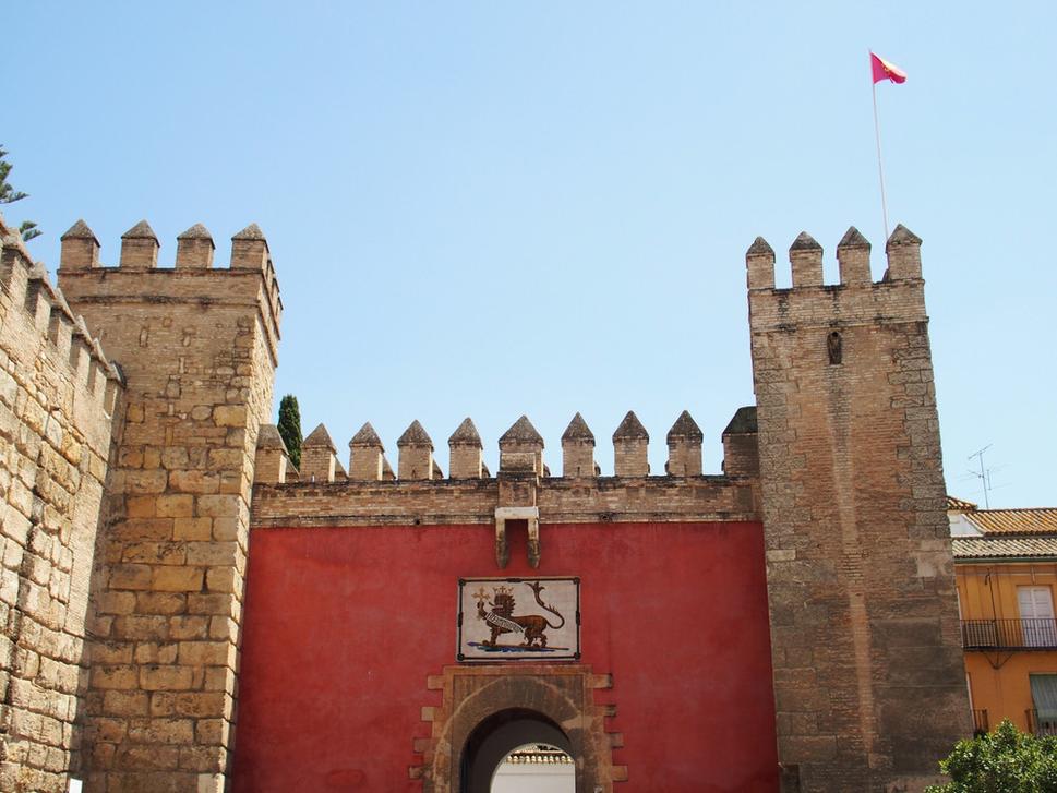 Alcázar v Seville