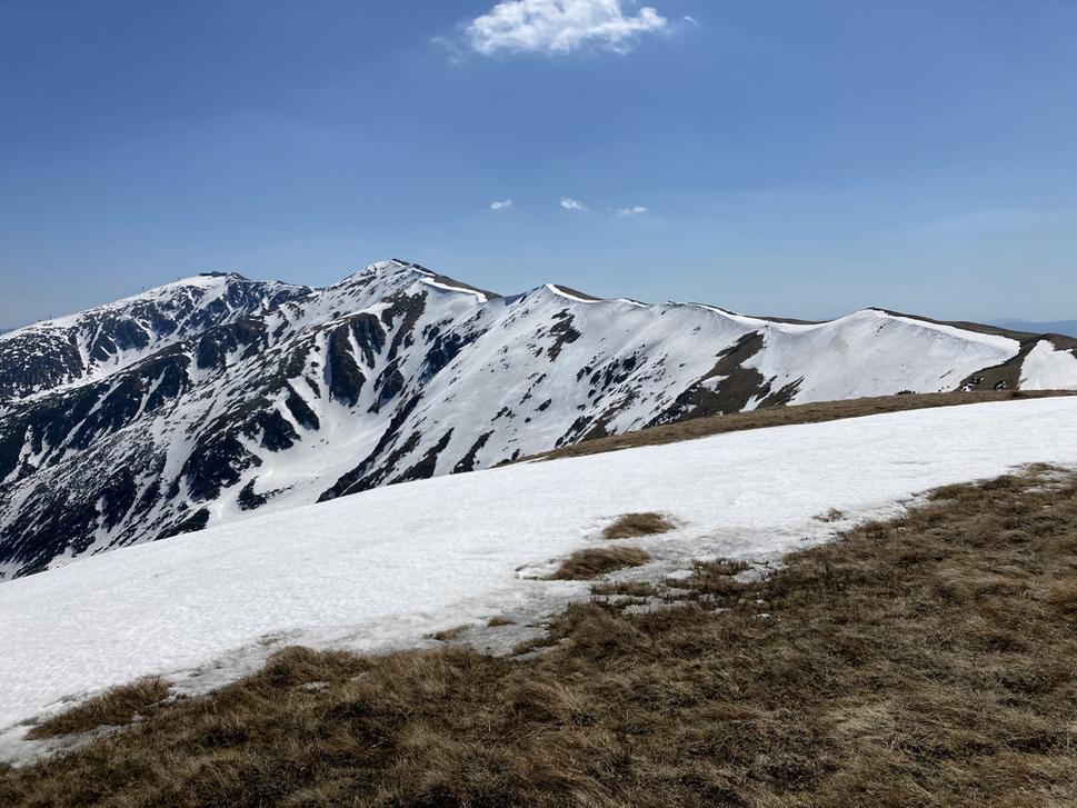 Pohľad z Poľany, zľava Chopok, Dereše, Malé Dereše.