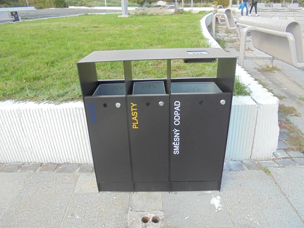 Ivov smiešny odpad na Námestí slobody.